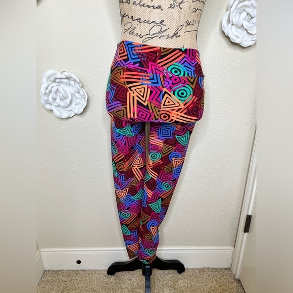 LuLaRoe Bright 80’s Style Geometric Print Leggings in One Size - Picture 8 of 11